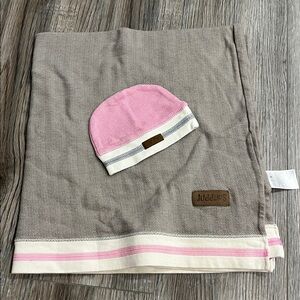 Juddlies Baby Blanket and Hat